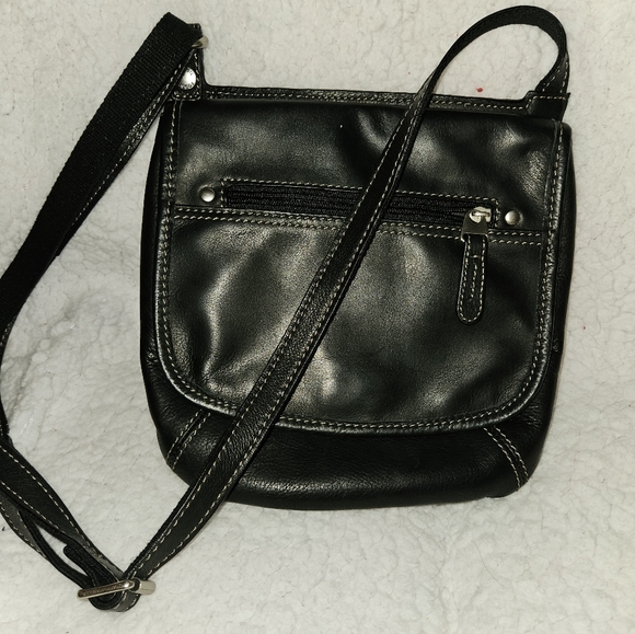 Fossil Black Leather Crossbody Shoulder Handbag Purse Adj. Strap Lots of Pockets - Picture 2 of 2